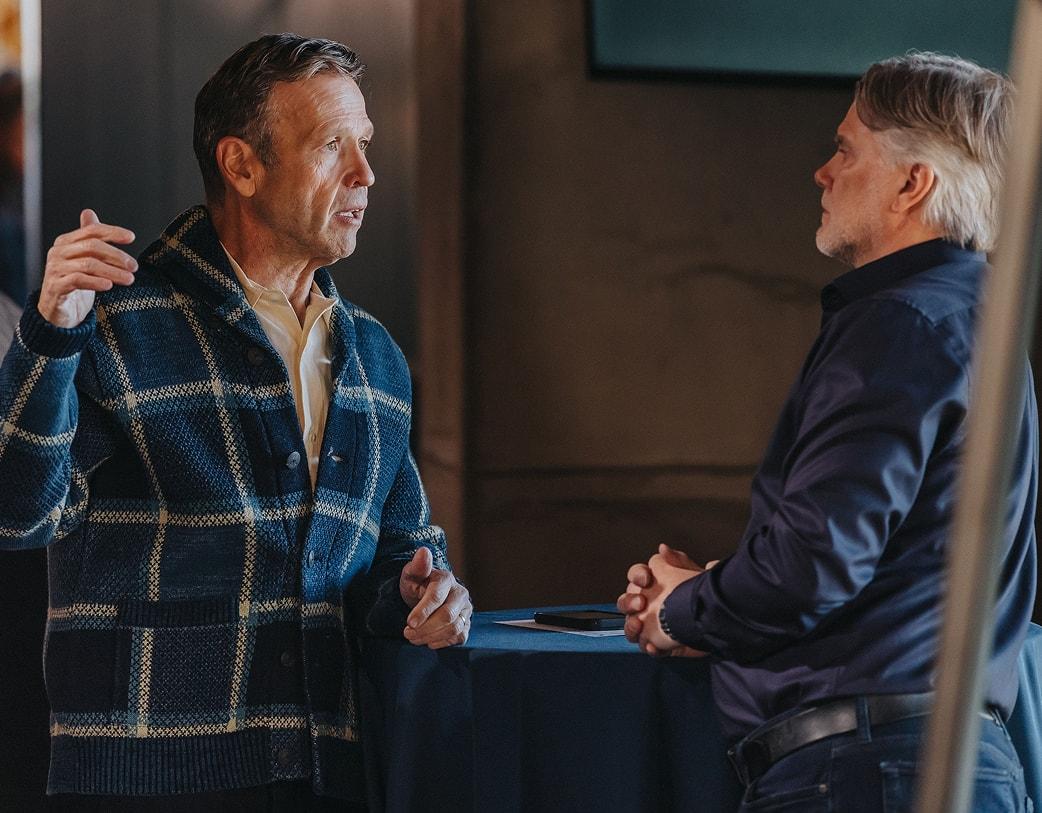 Donald Miller chatting with a mastermind attendee